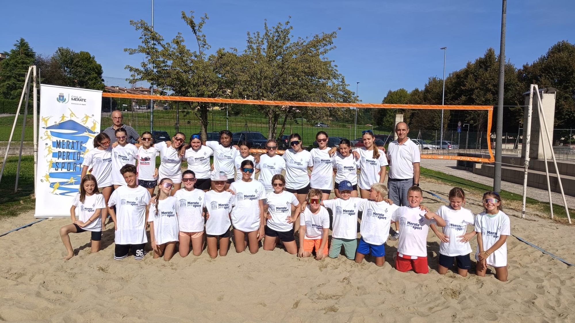 TorneoBeachVolleyGruppo.jpg (617 KB)