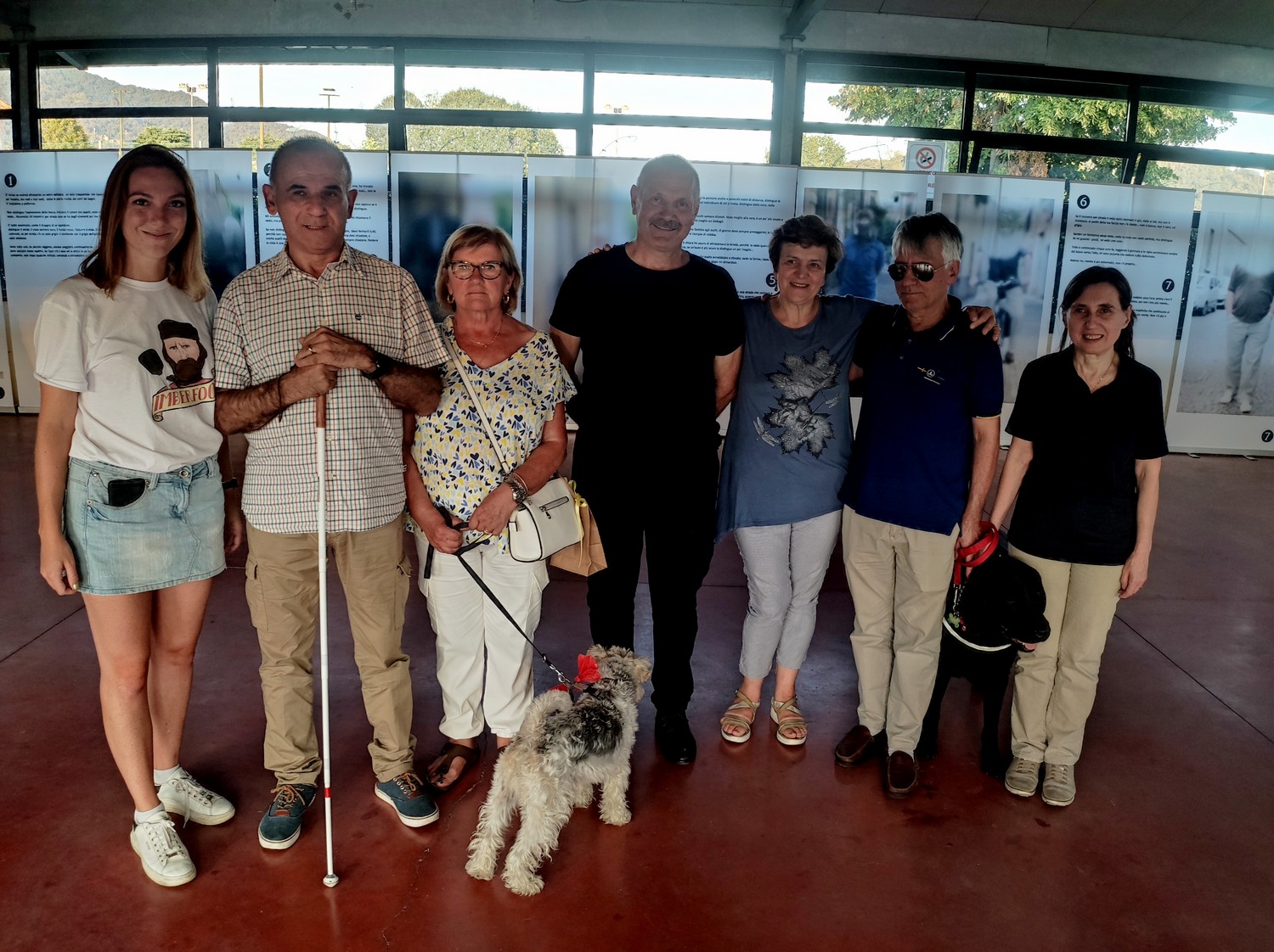 Eleonora Lavelli, Angela Gianola, il presidente provinciale FAND Silvano Stefanoni e Paola Vassena con altri membri dell'ETS e UICI di Lecco