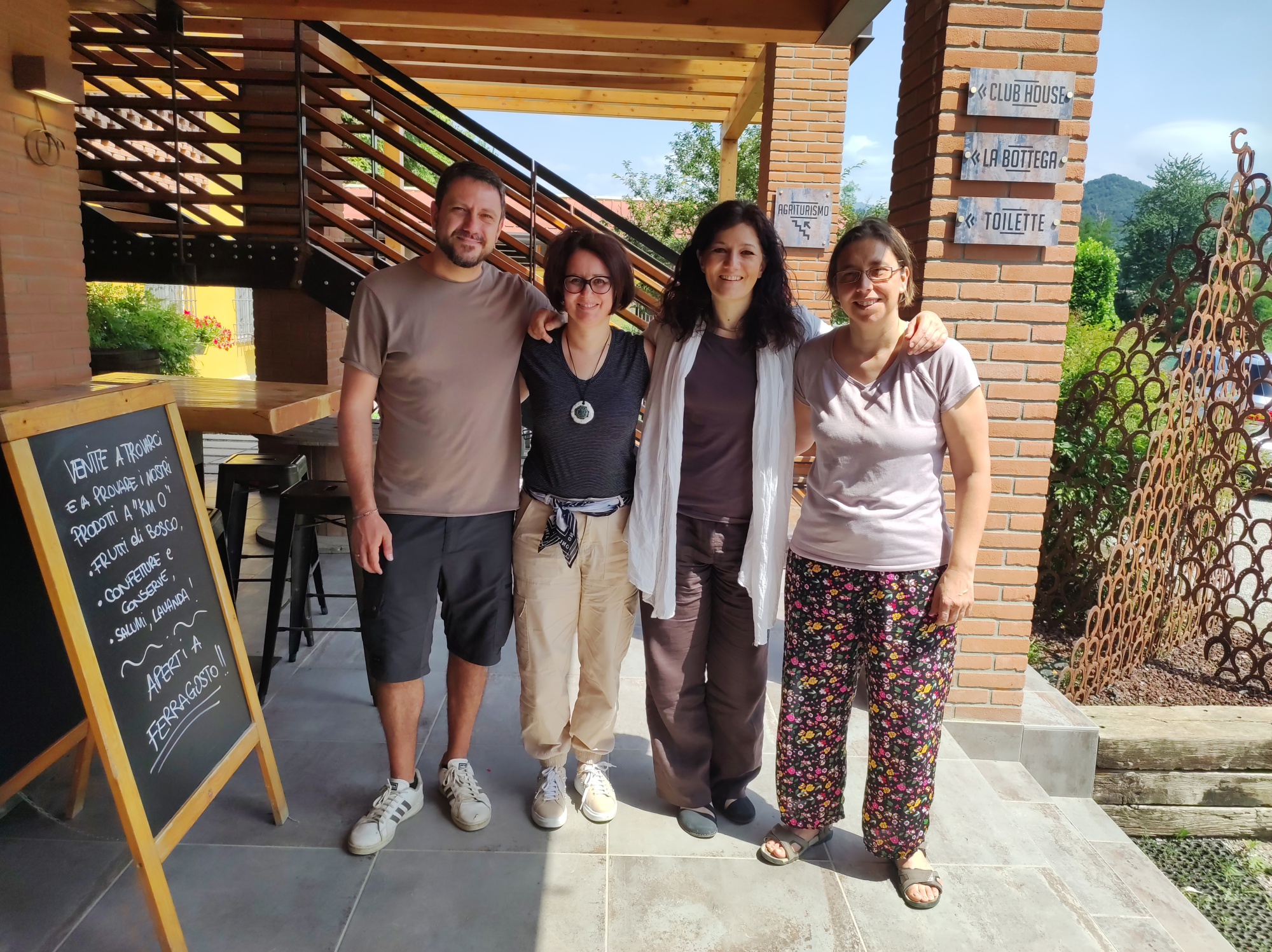 Matteo_Villani,_Miriam_Tavola,_Silvia_Moggi_e_Silvia_Cornara.jpg (1.05 MB)