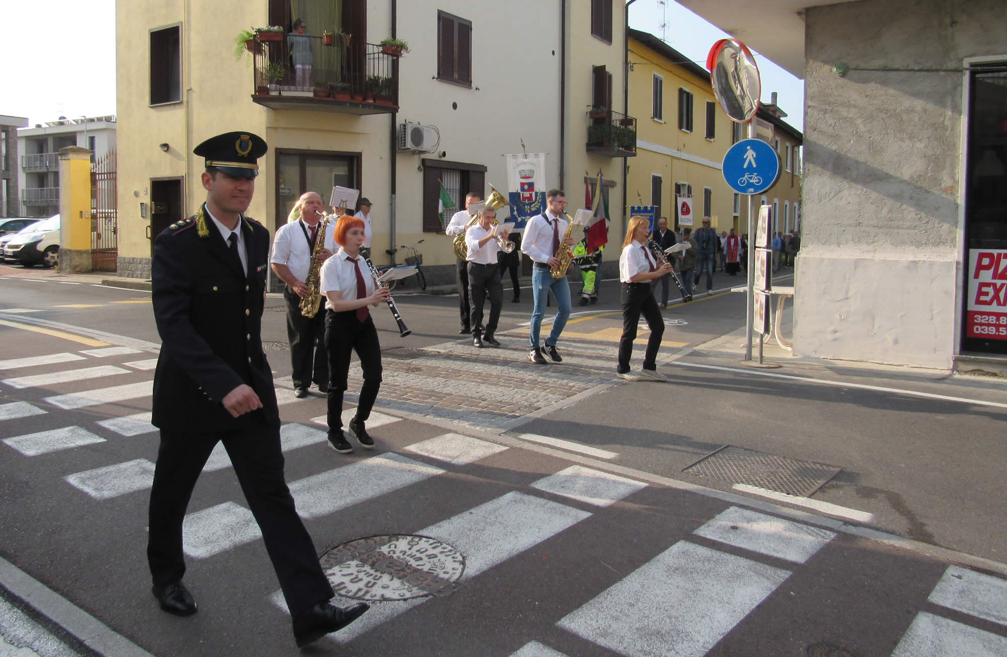 ingresso_parroco_lomagna_19.jpg (292 KB)
