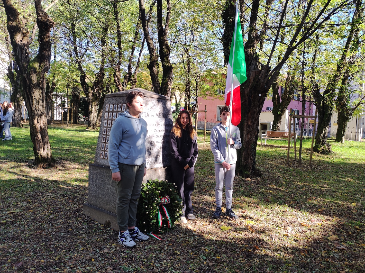 Alzabandiera_parco_rimembranze_Manzoni__5_.jpg (1.65 MB)