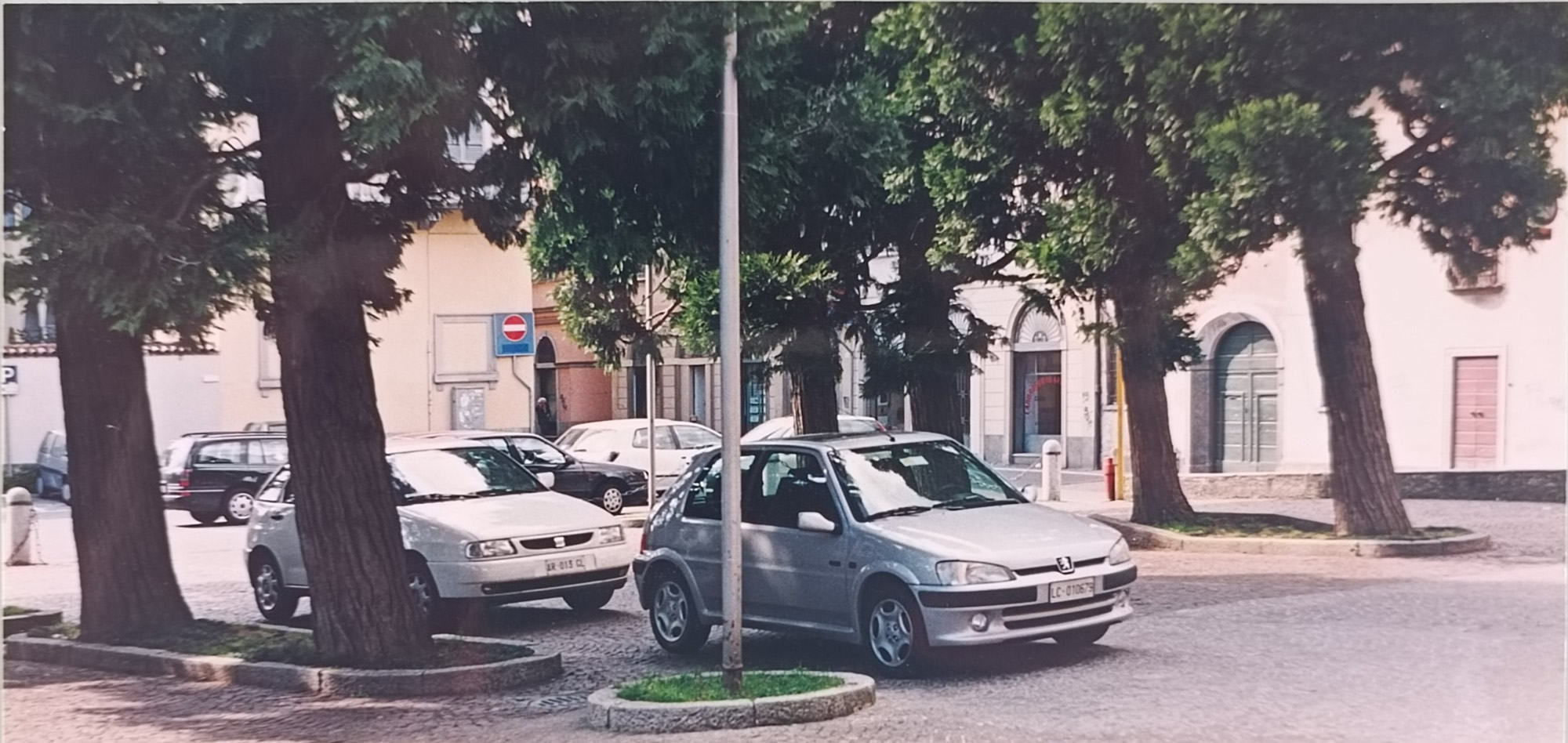 A__0119_.jpg (349 KB)