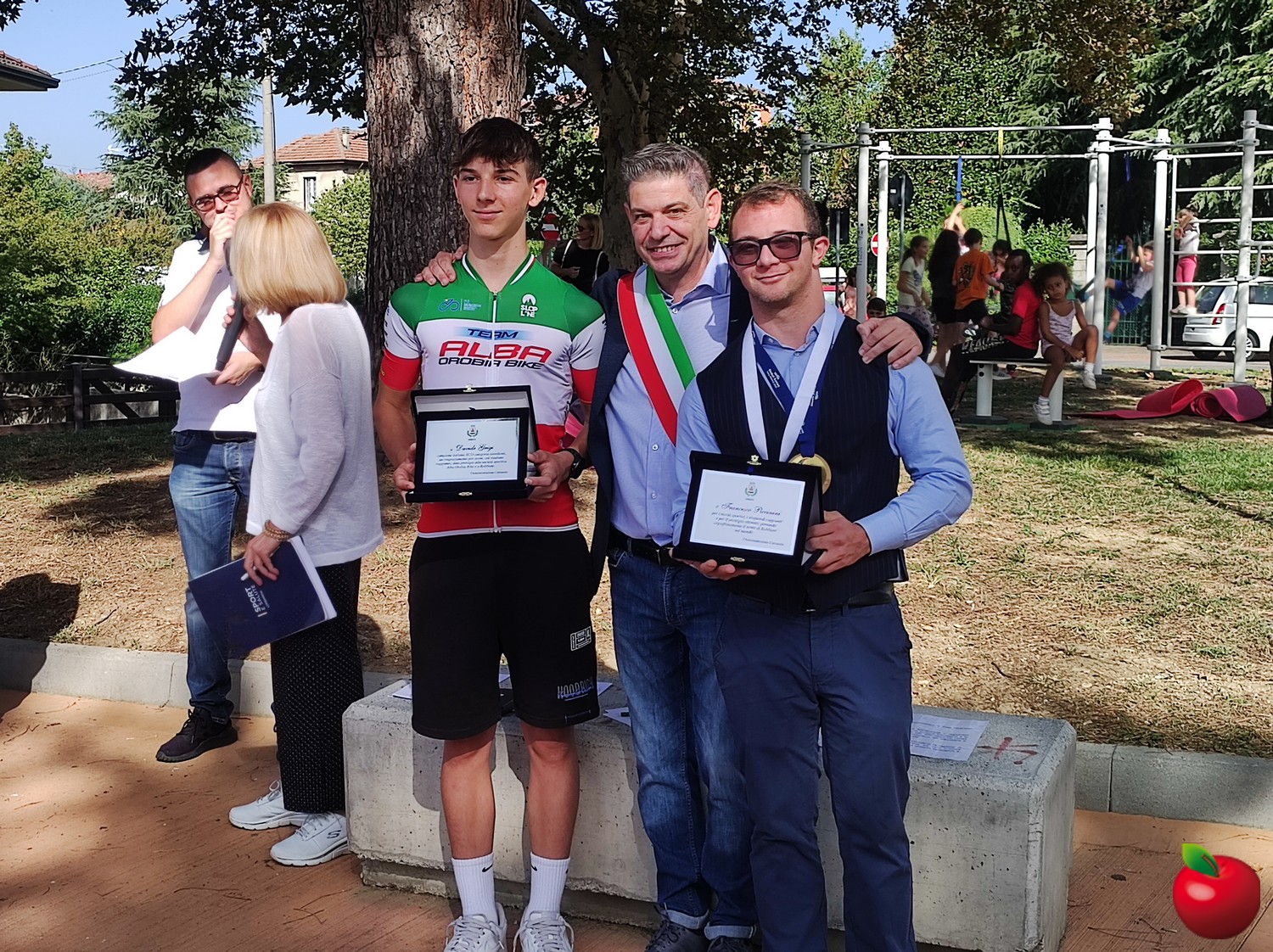 Il_sindaco_Marco_Magni_con_Davide_Grigi_e_Francesco_Piccinini.jpg (643 KB)