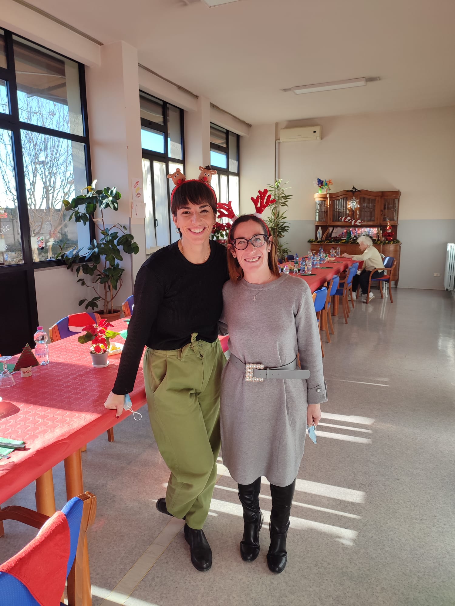23-12 Michela  coordinatrice  ed Anna  OSS .