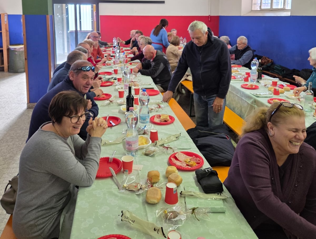 Airuno_pranzo_volontari7.jpeg (316 KB)