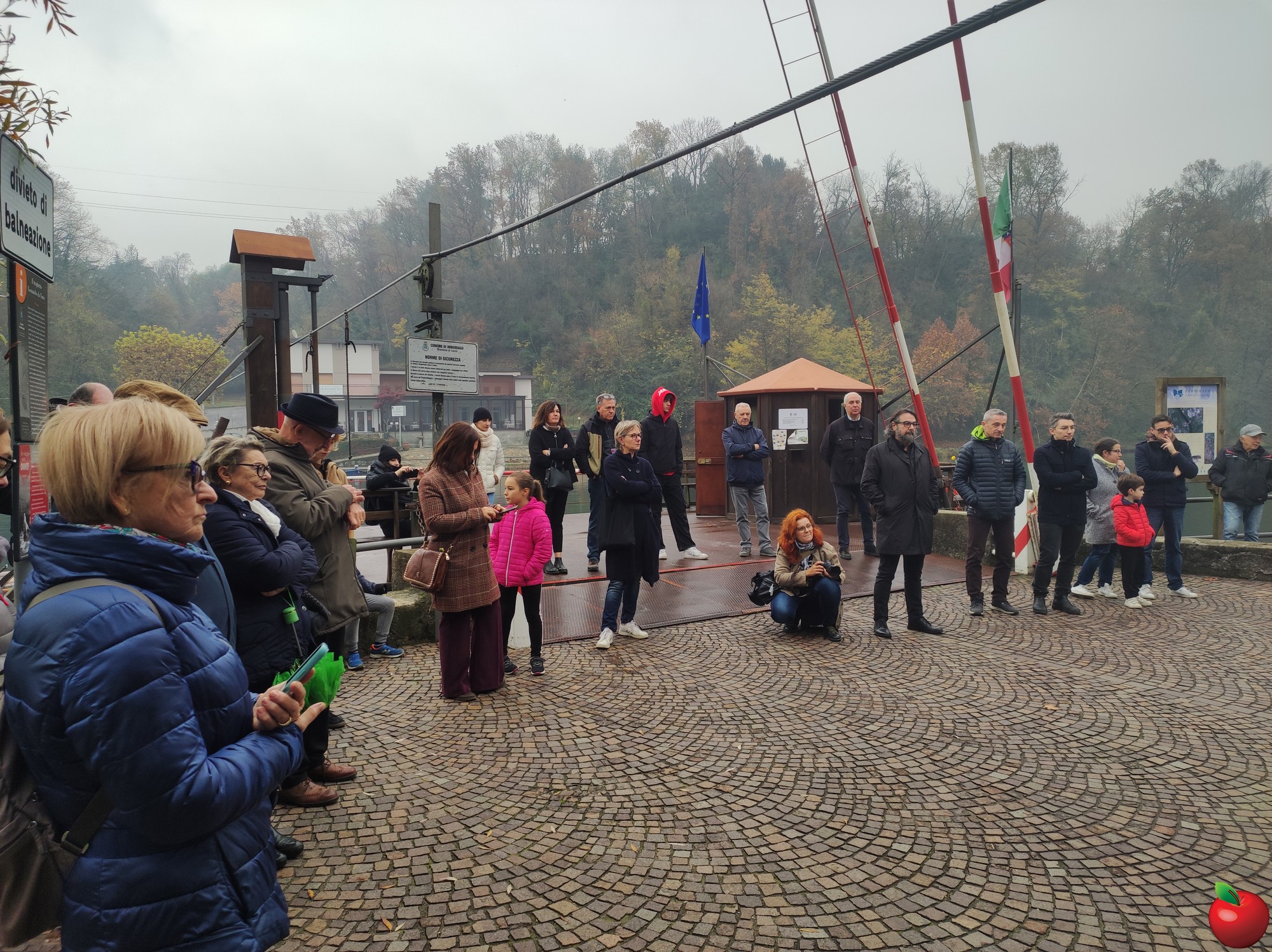 ImbersagoTotemIdentitaFluenti__6_.jpg (890 KB)