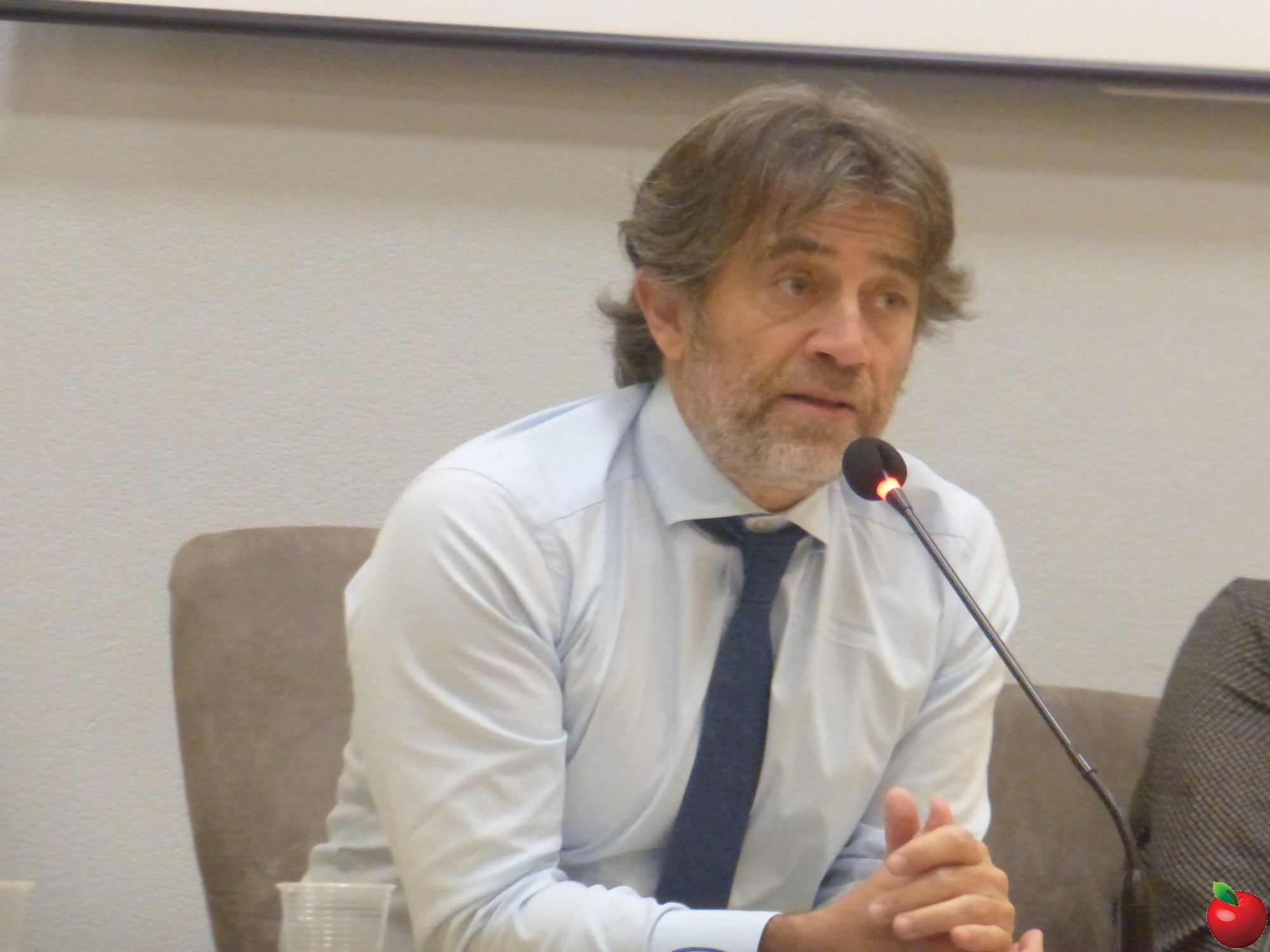 Simone_Terreni.jpg (385 KB)