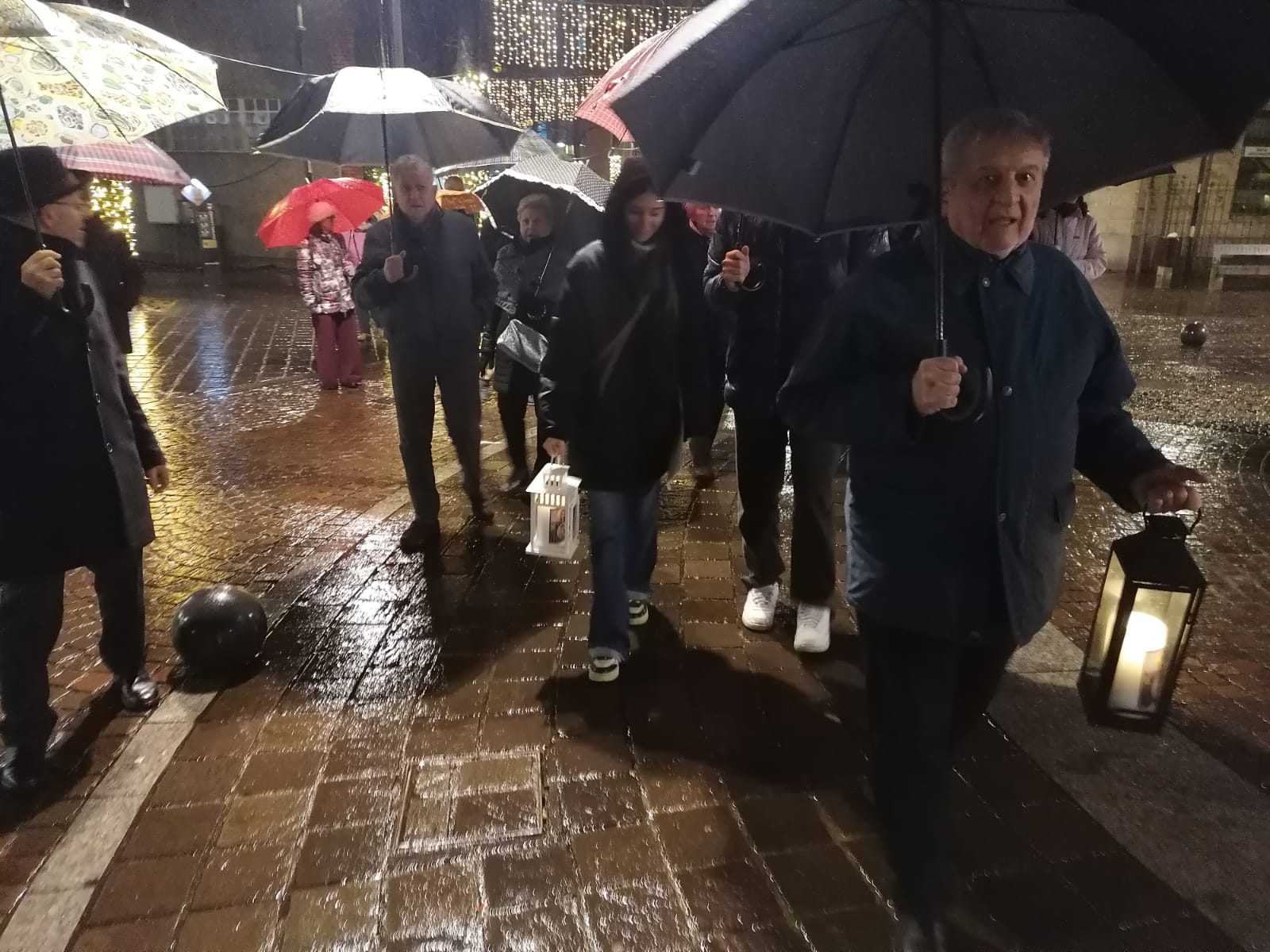 AaaLuce1.jpg (226 KB)