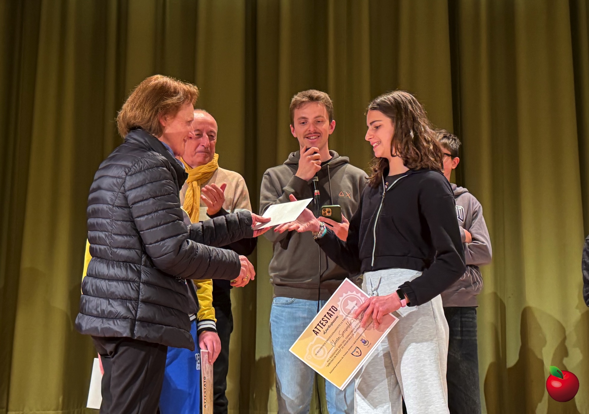 Airuno_concorso_foto14.jpg (618 KB)