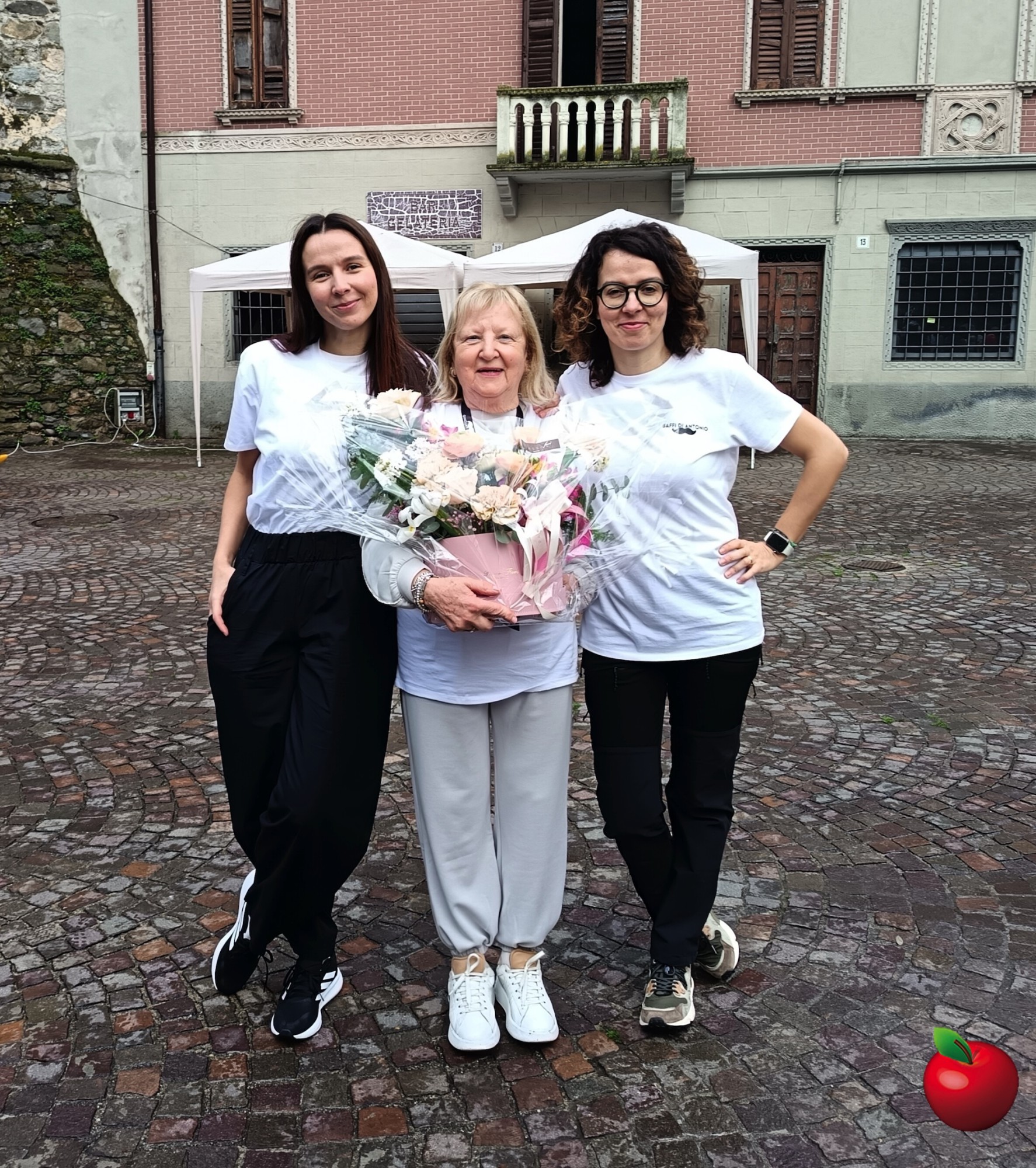 1000077614.jpg (900 KB)