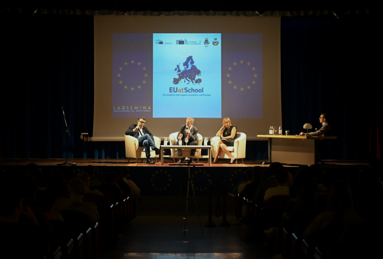 Ospiti_V2.JPG (282 KB)