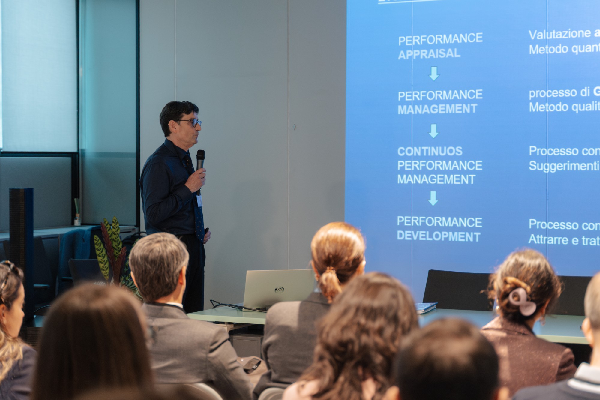 HR_Community_-_AAG_Stucchi_18.jpg (307 KB)