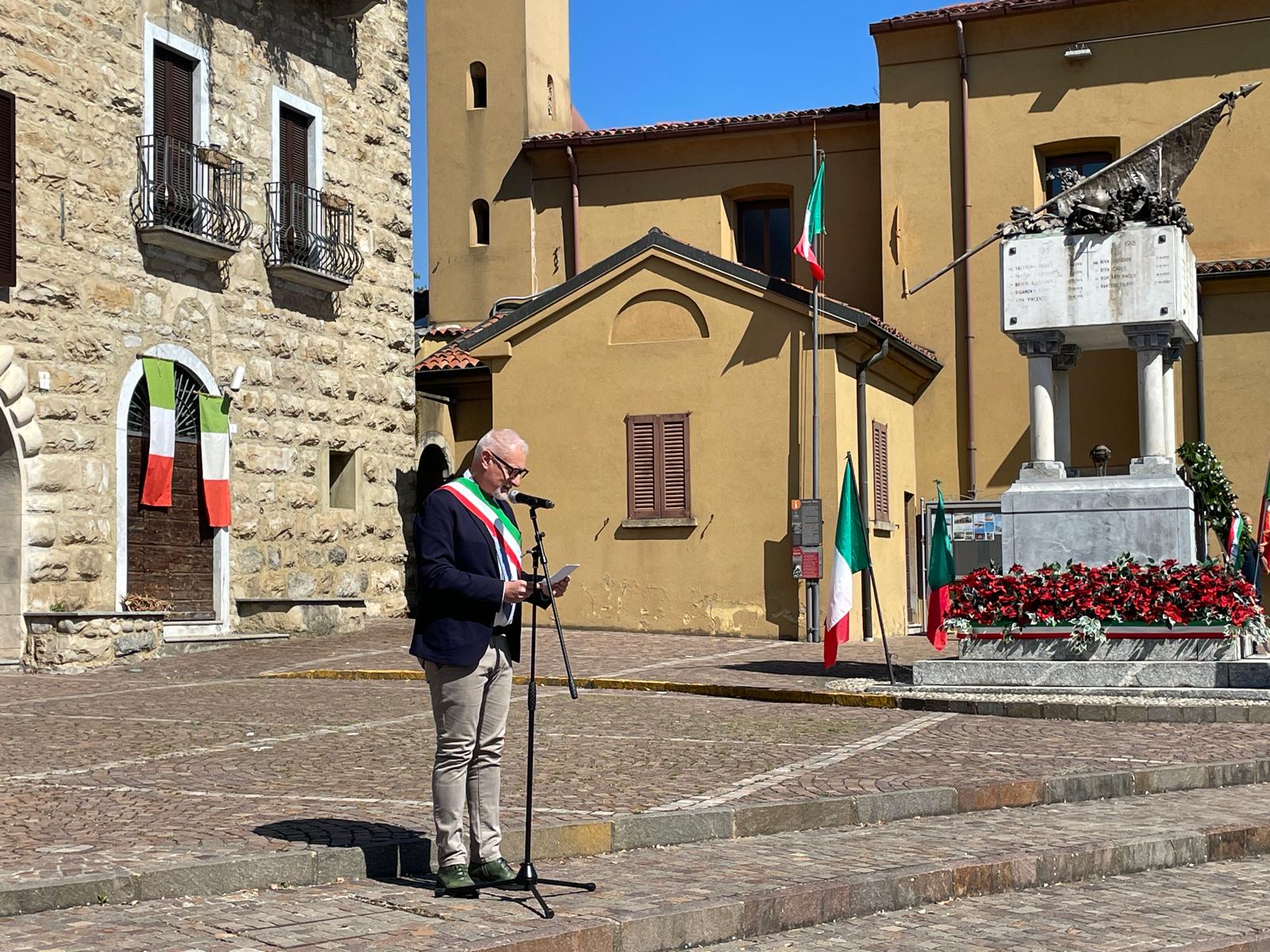 Imbersago25aprile__6_.jpg (390 KB)