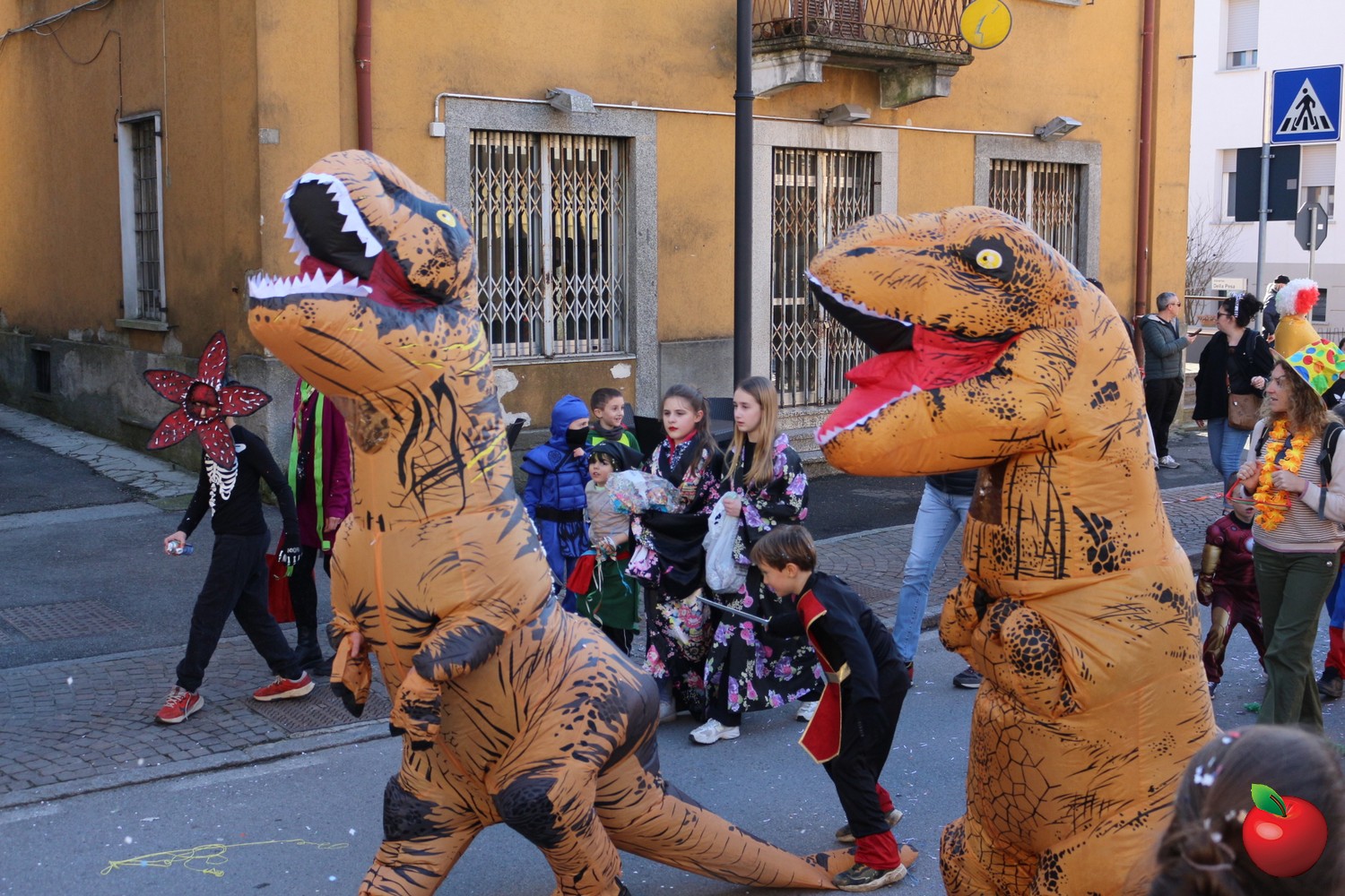 Image00009.jpg (471 KB)