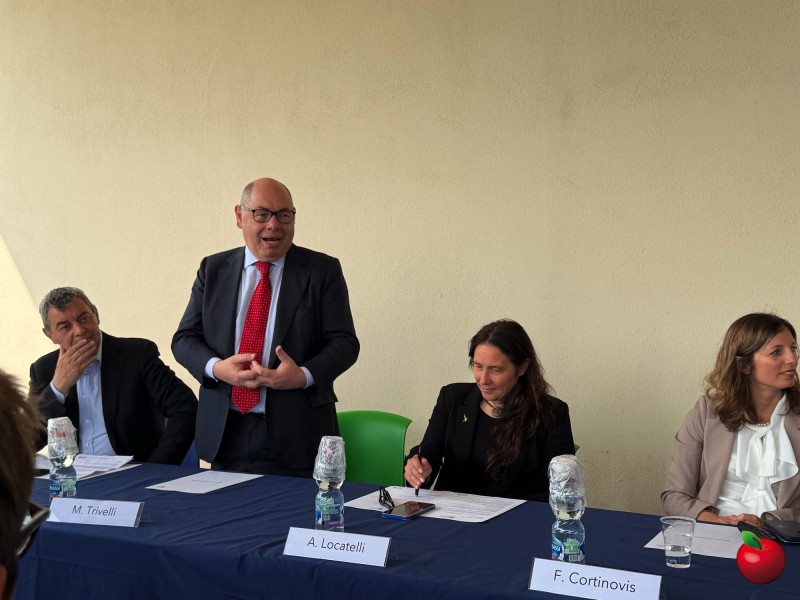 IMG_4718.jpg (90 KB)