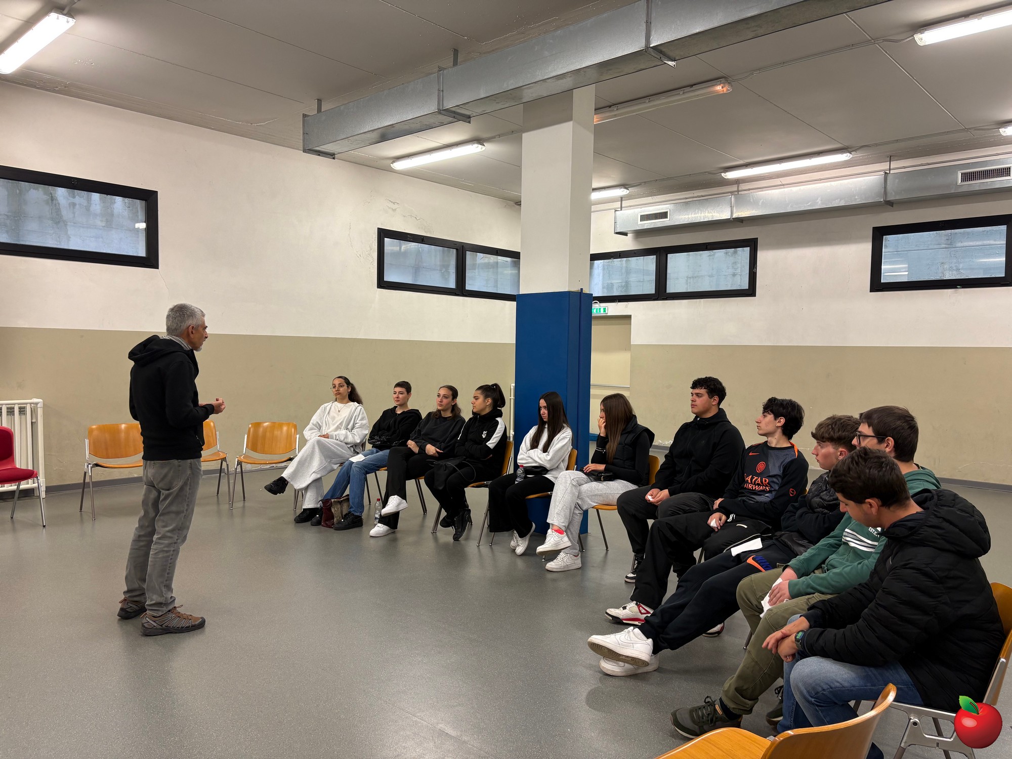 image00012.jpg (600 KB)