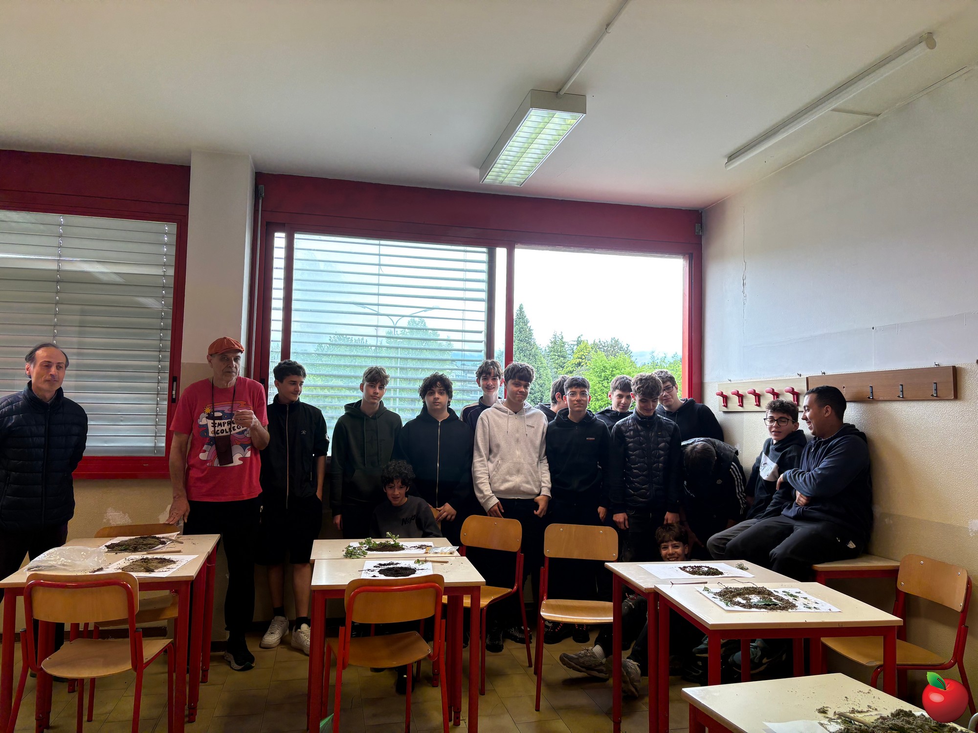 image00014.jpg (562 KB)