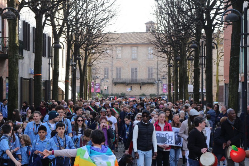 Image00041.jpg (151 KB)