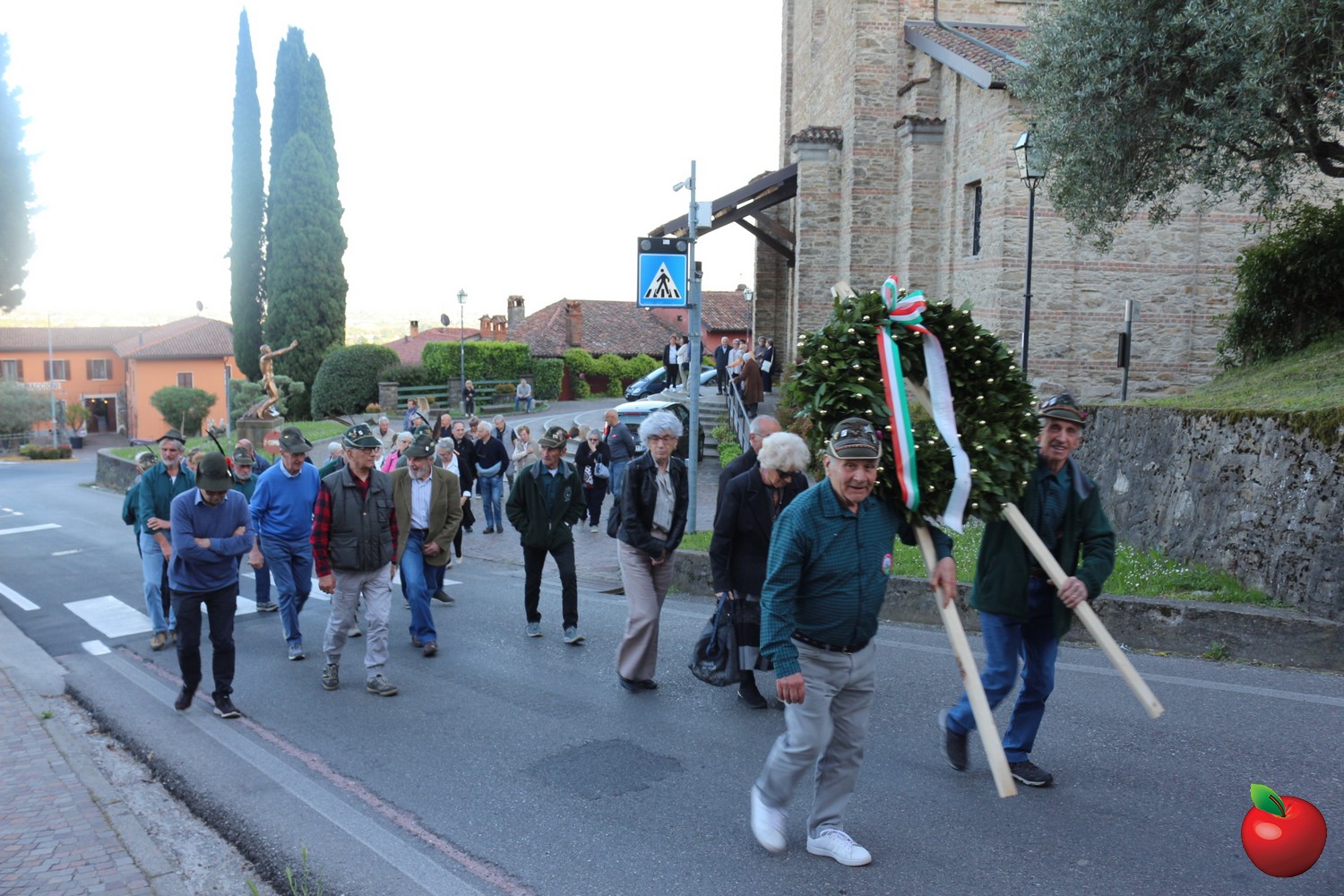 Image00005.jpg (406 KB)