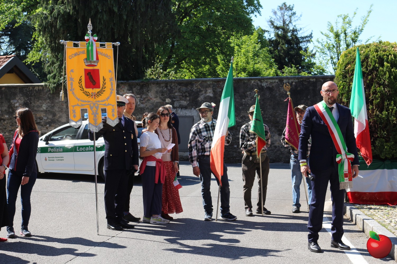 Image00007.jpg (488 KB)