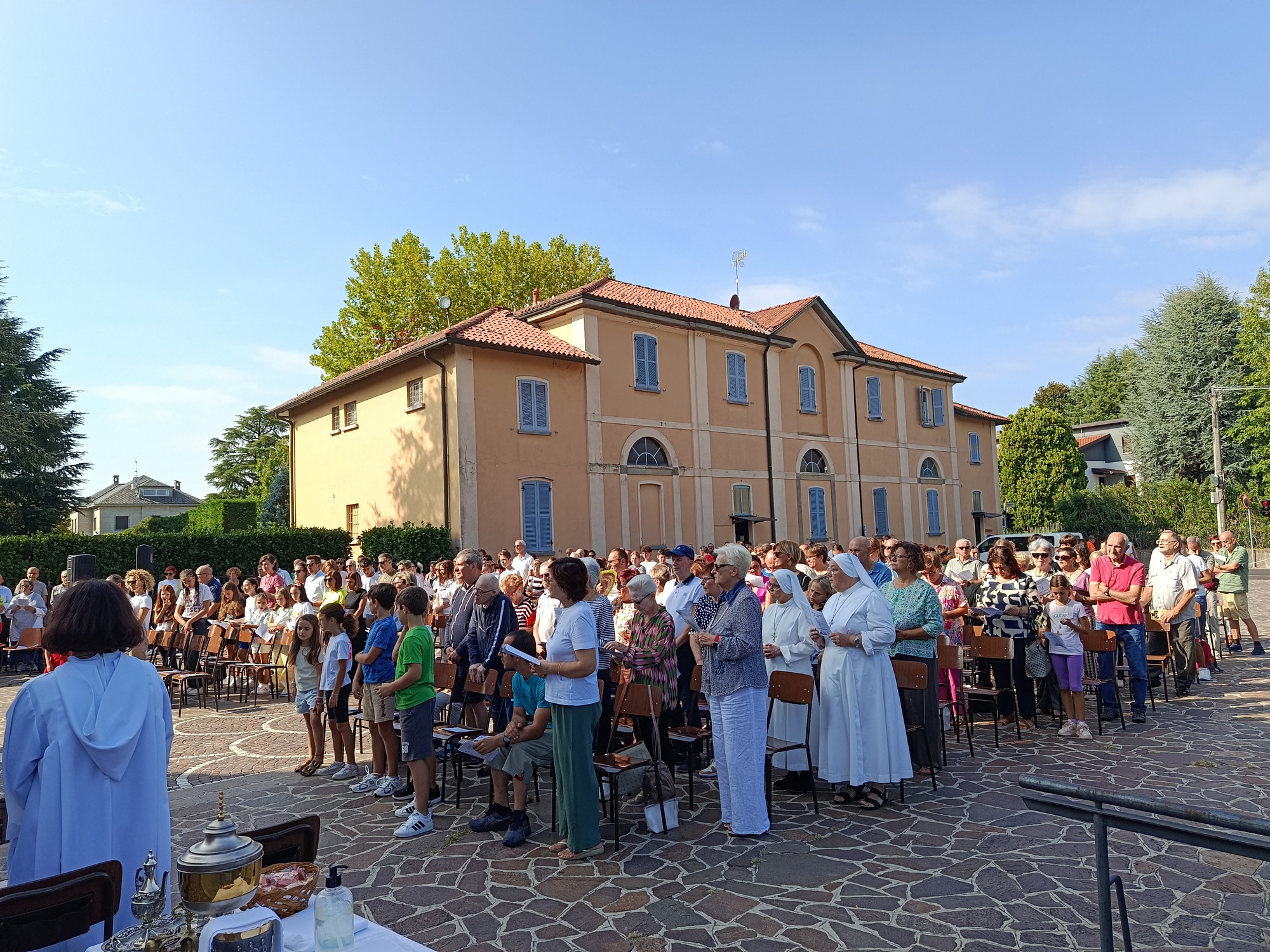 PadernoMessaComunitaria__18_.jpg (910 KB)