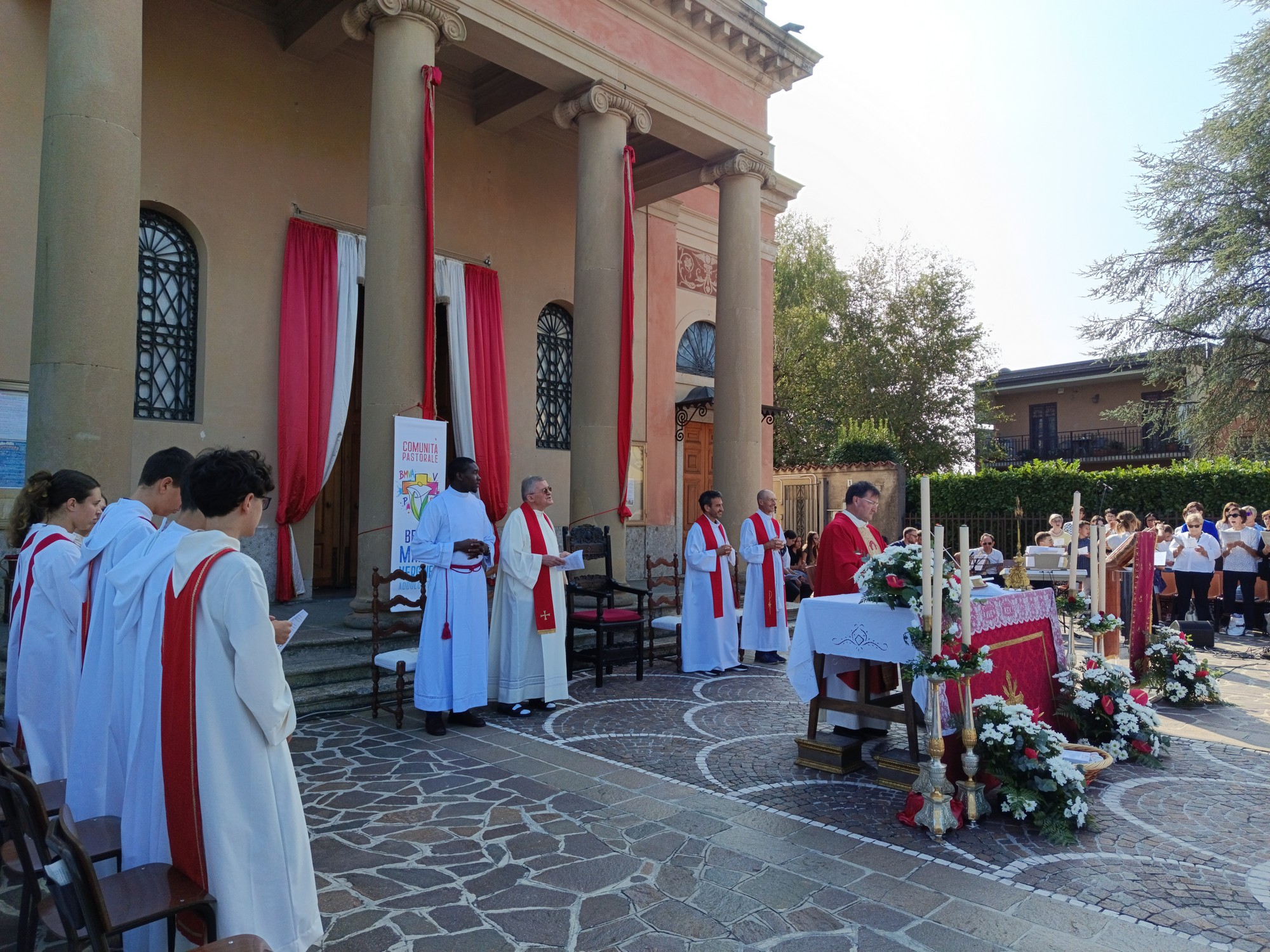 PadernoMessaComunitaria__20_.jpg (859 KB)
