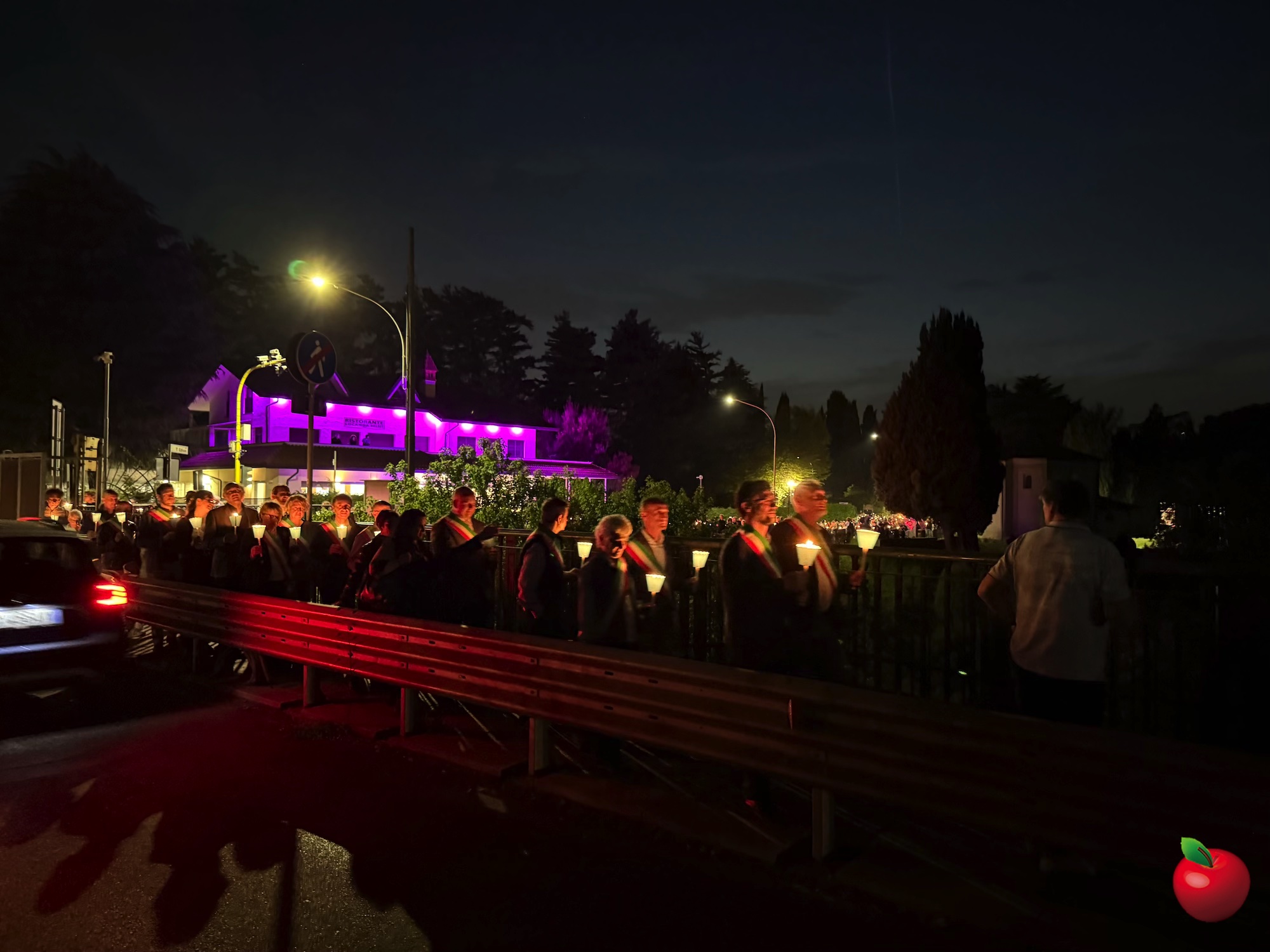 IMG_4489.jpg (428 KB)