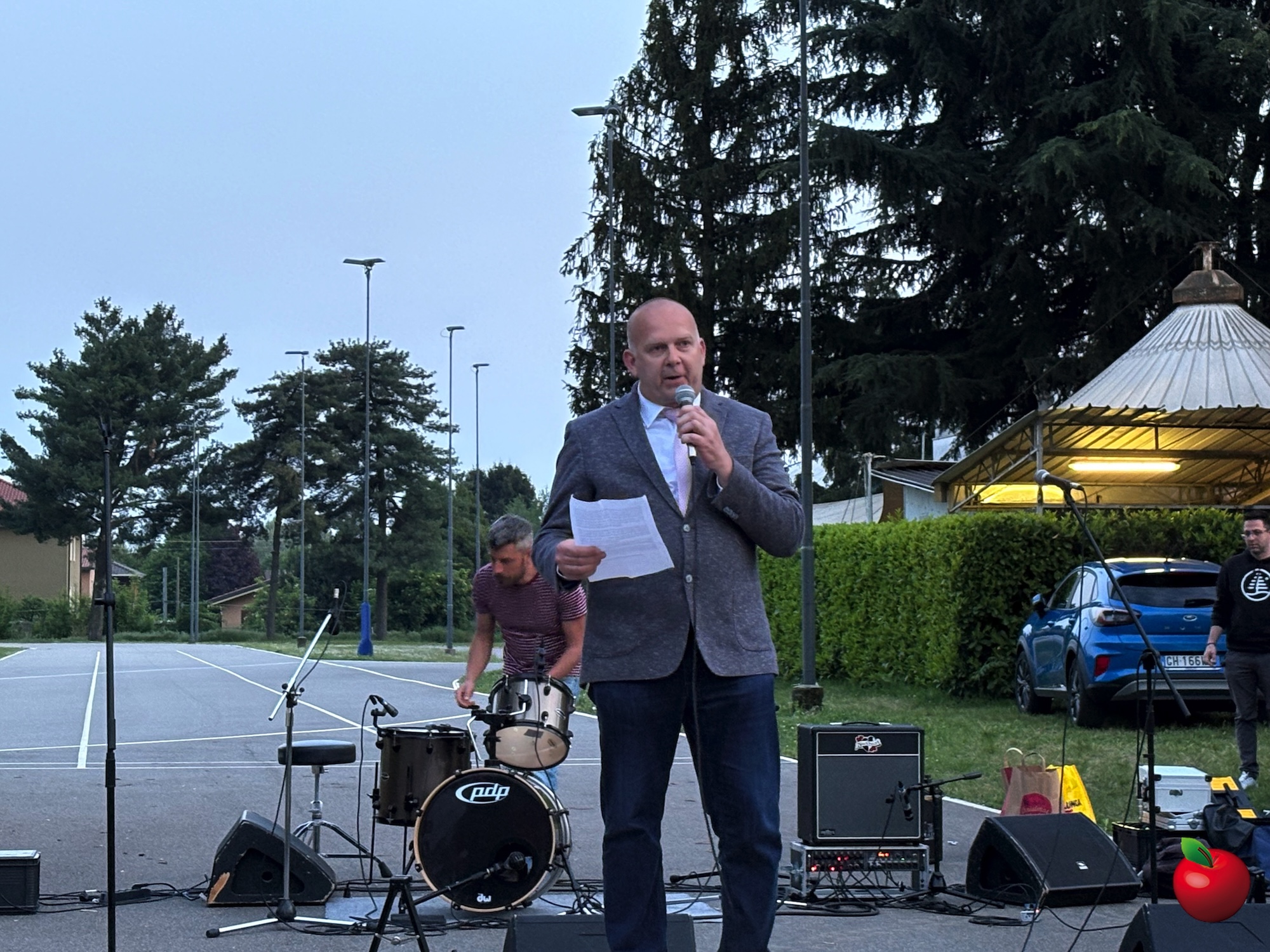 image00002.jpg (975 KB)