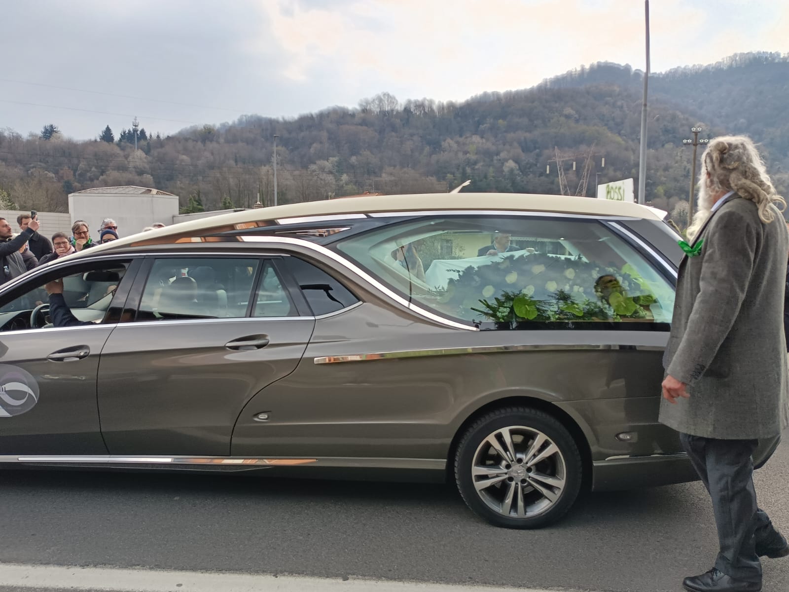 UmbertoBossiFunerale12.jpg (175 KB)