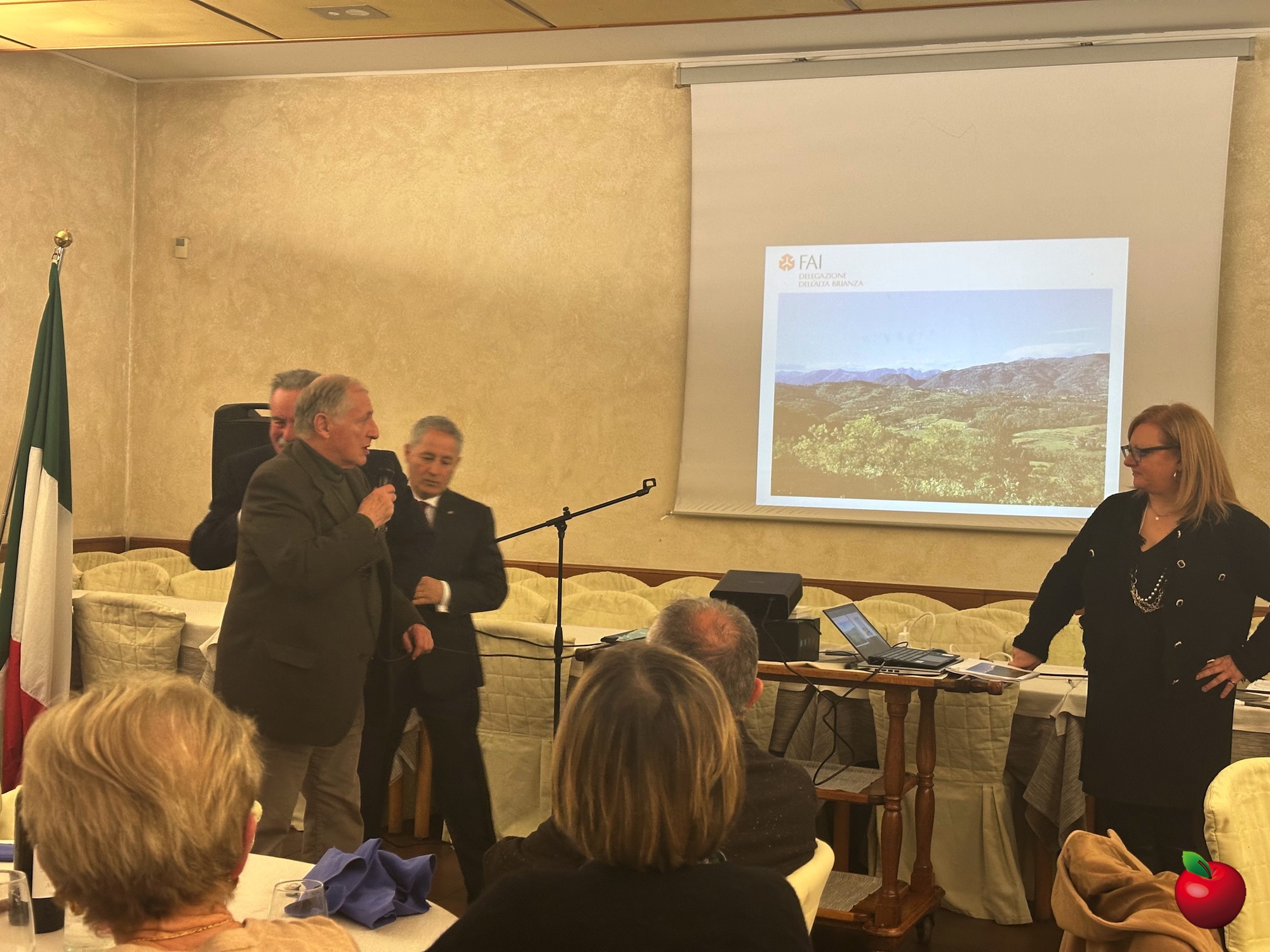 IMG_8069.jpg (818 KB)