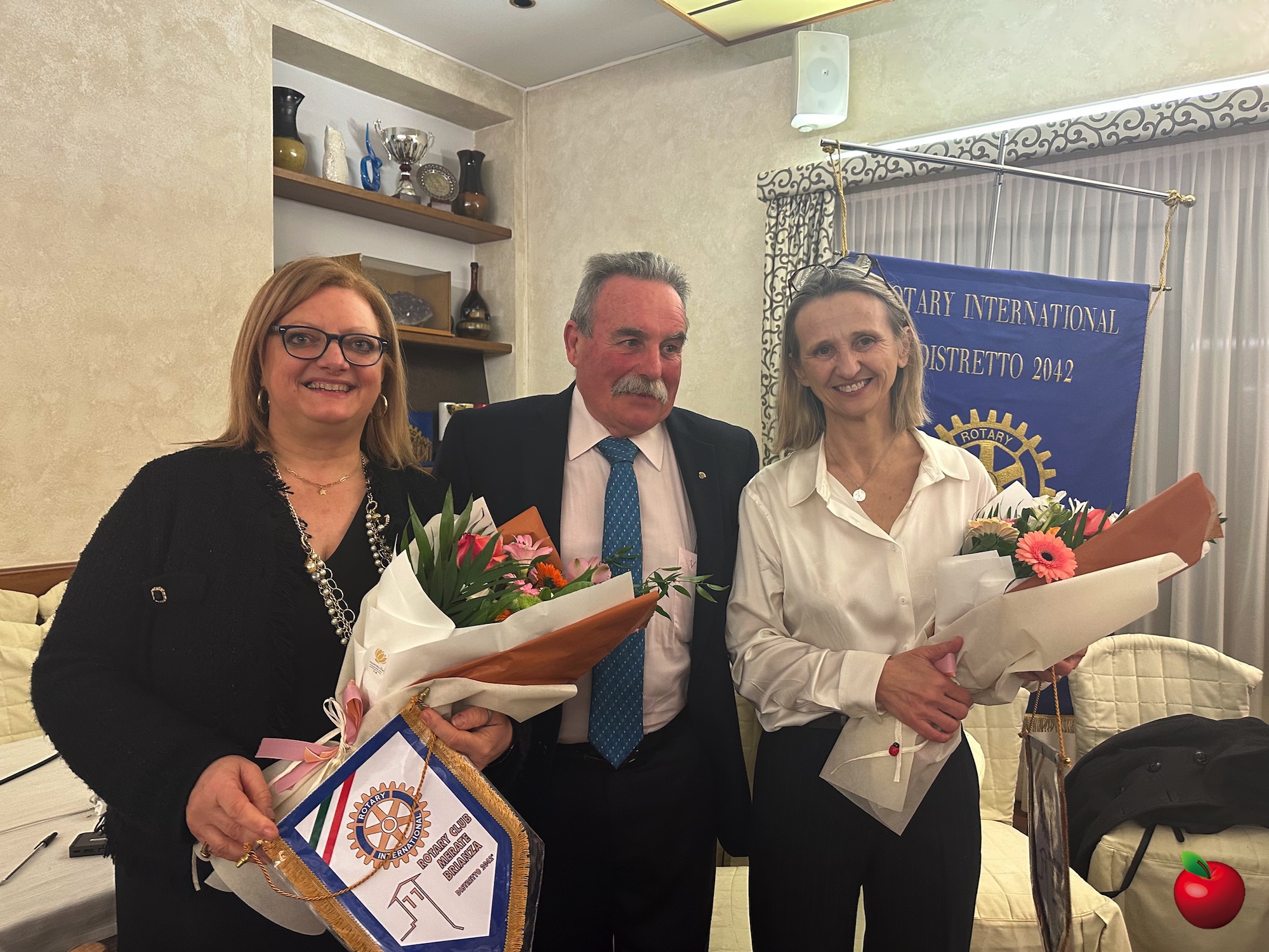 IMG_8079.jpg (987 KB)