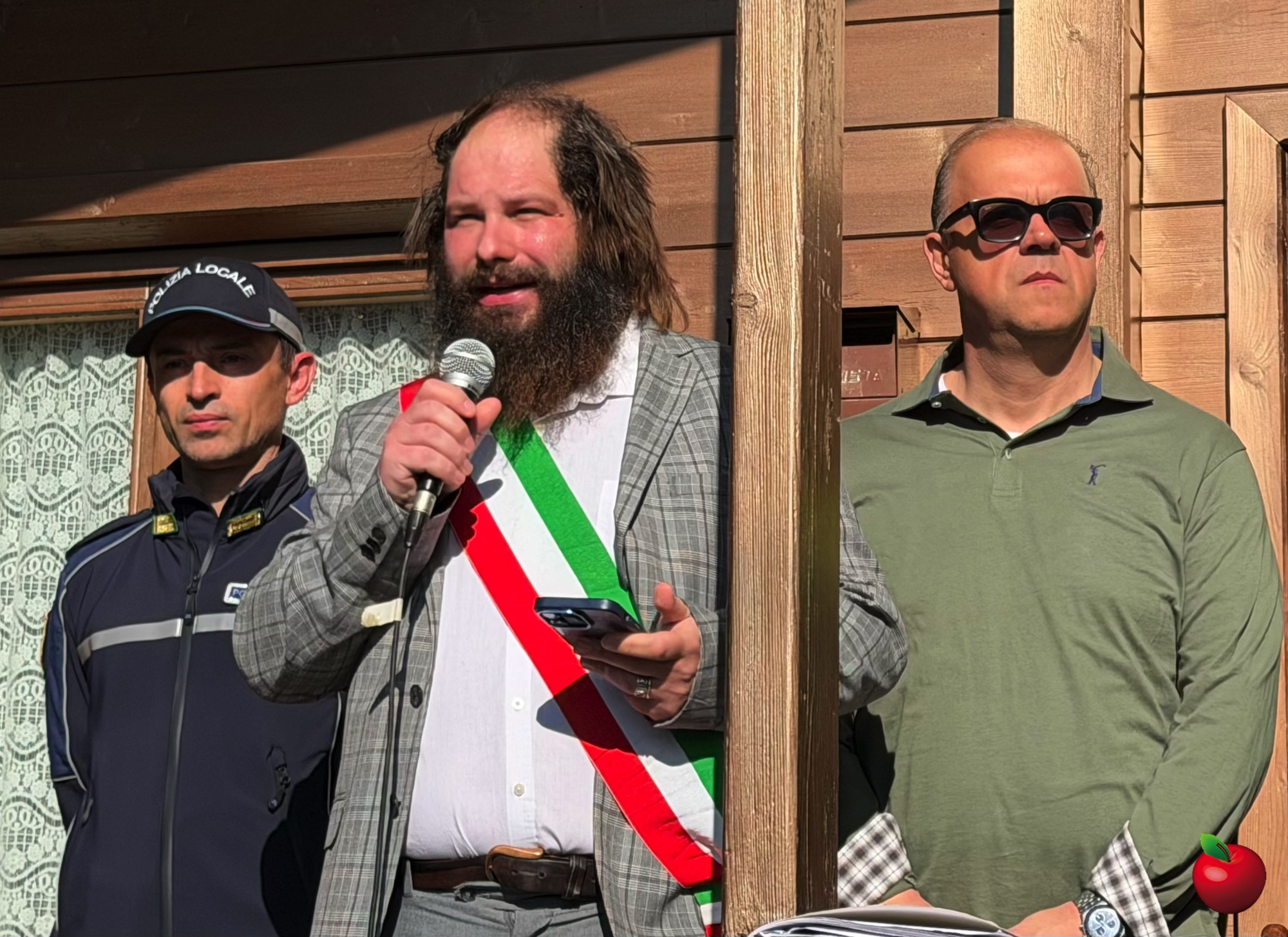 IMG_4854.jpg (788 KB)