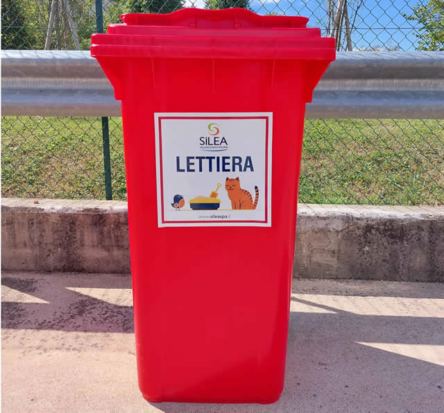 Silea:con il sacco rosso arriva un contenitore per la lettiera -  Merateonline