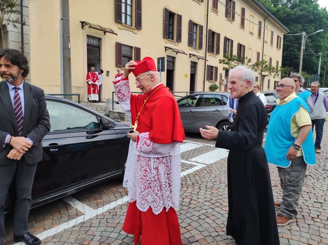 Arcivescovo Angelo Bagnasco e Padre Giulio Binaghi
